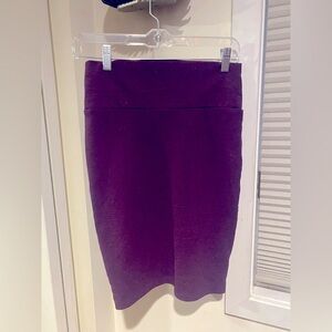 Fitted skirt